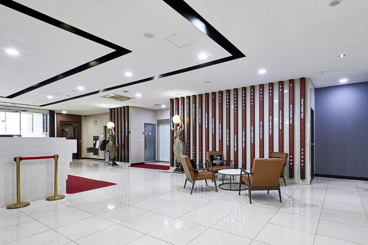 セントラル プラザ スウォン ホテル エクステリア 写真